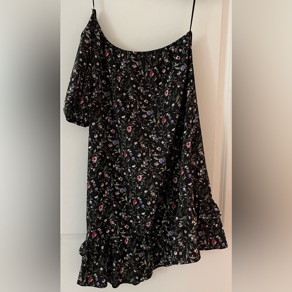 Women’s One Sleeve Dress
